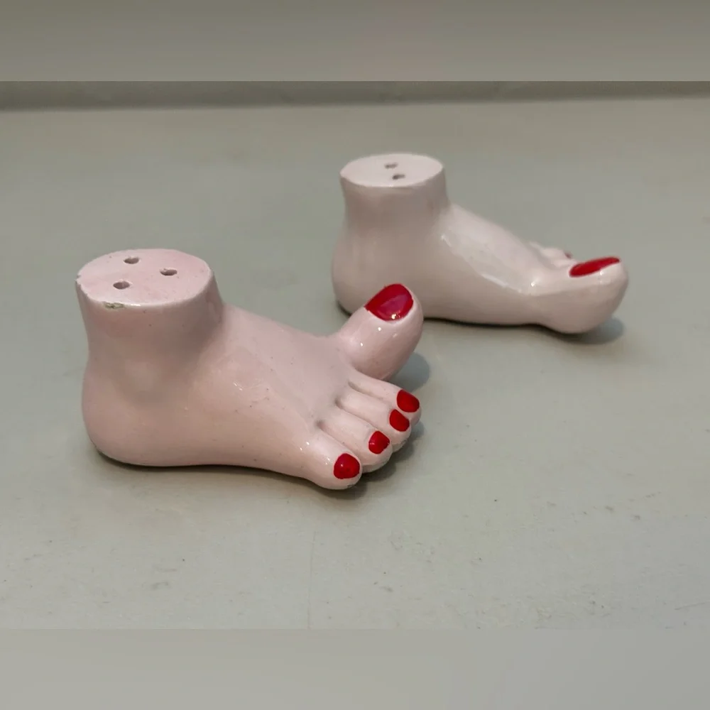 salt and pepper shaker vintage Feet.  Fairway‎ Japan. Souvenir 3” quirky